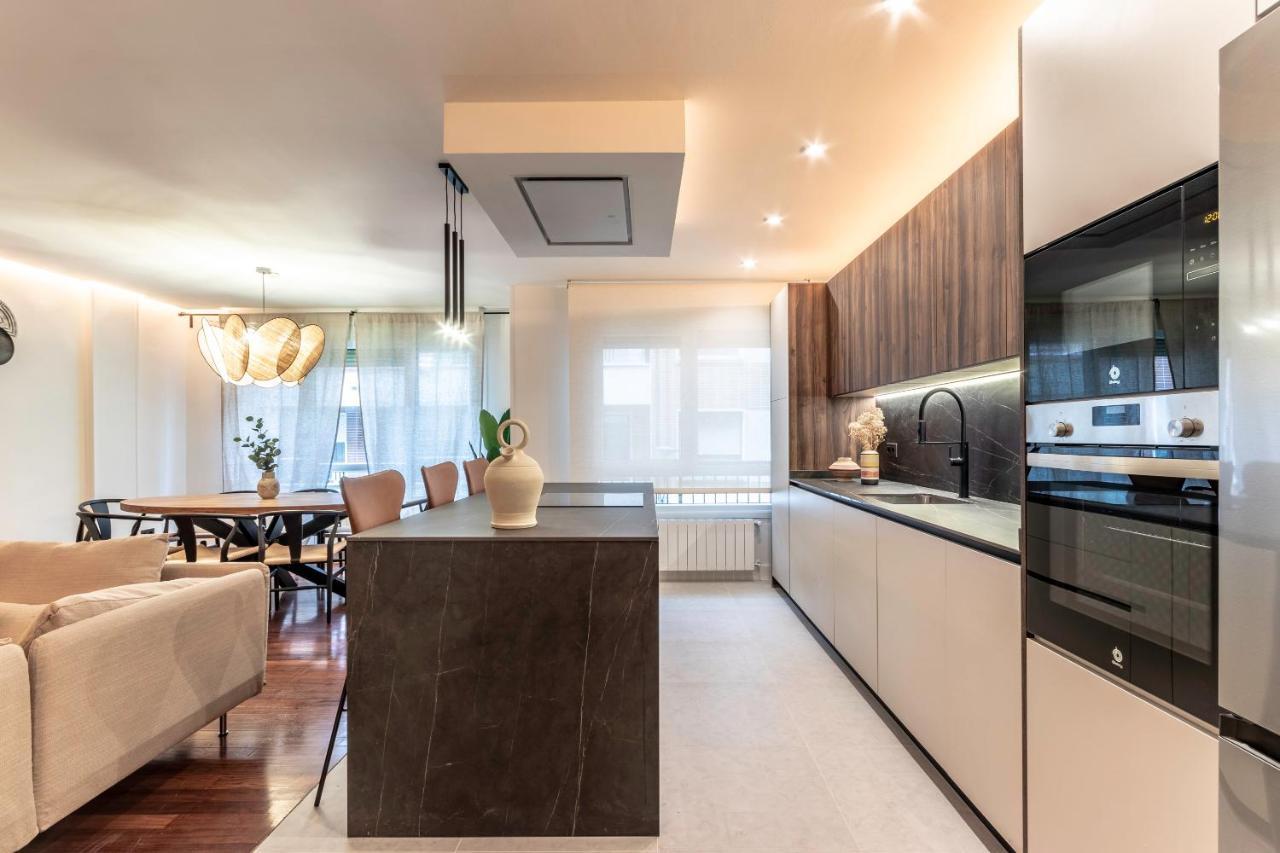 New! Lovely 4-Bedroom Loft In Більбао Екстер'єр фото
