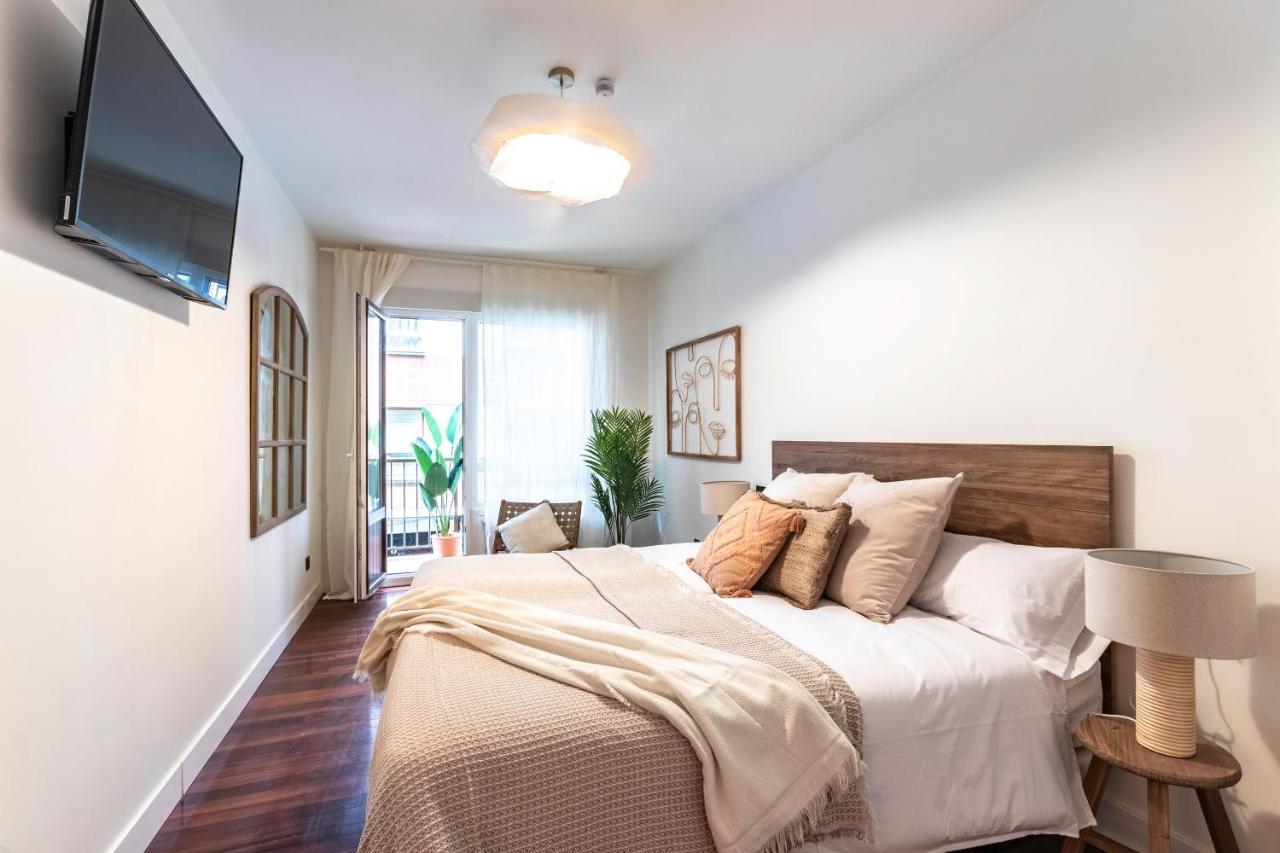 New! Lovely 4-Bedroom Loft In Більбао Екстер'єр фото