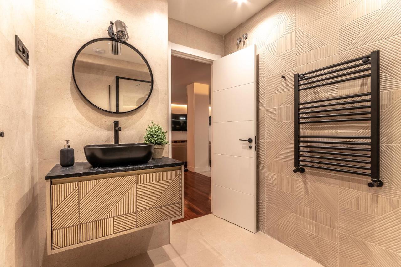 New! Lovely 4-Bedroom Loft In Більбао Екстер'єр фото
