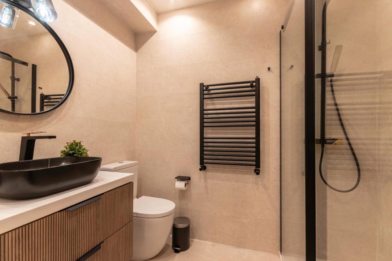 New! Lovely 4-Bedroom Loft In Більбао Екстер'єр фото