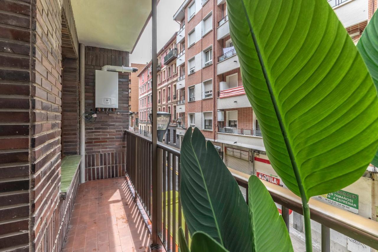 New! Lovely 4-Bedroom Loft In Більбао Екстер'єр фото